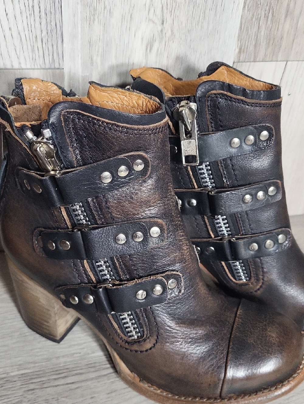 Freebird Beckett Studded Harness Ankle Boots Womens 7 Distressed Leather Zip - Picture 7 of 11